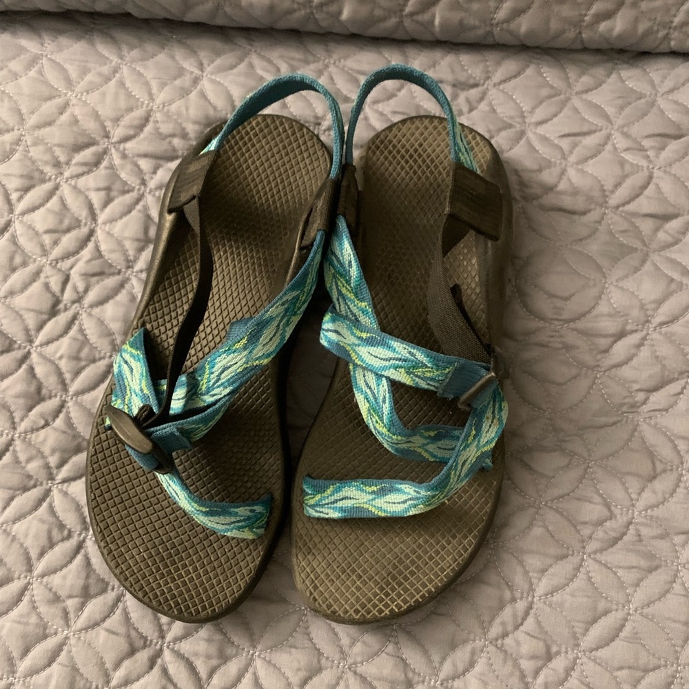 Chaco size 8, blue and green color